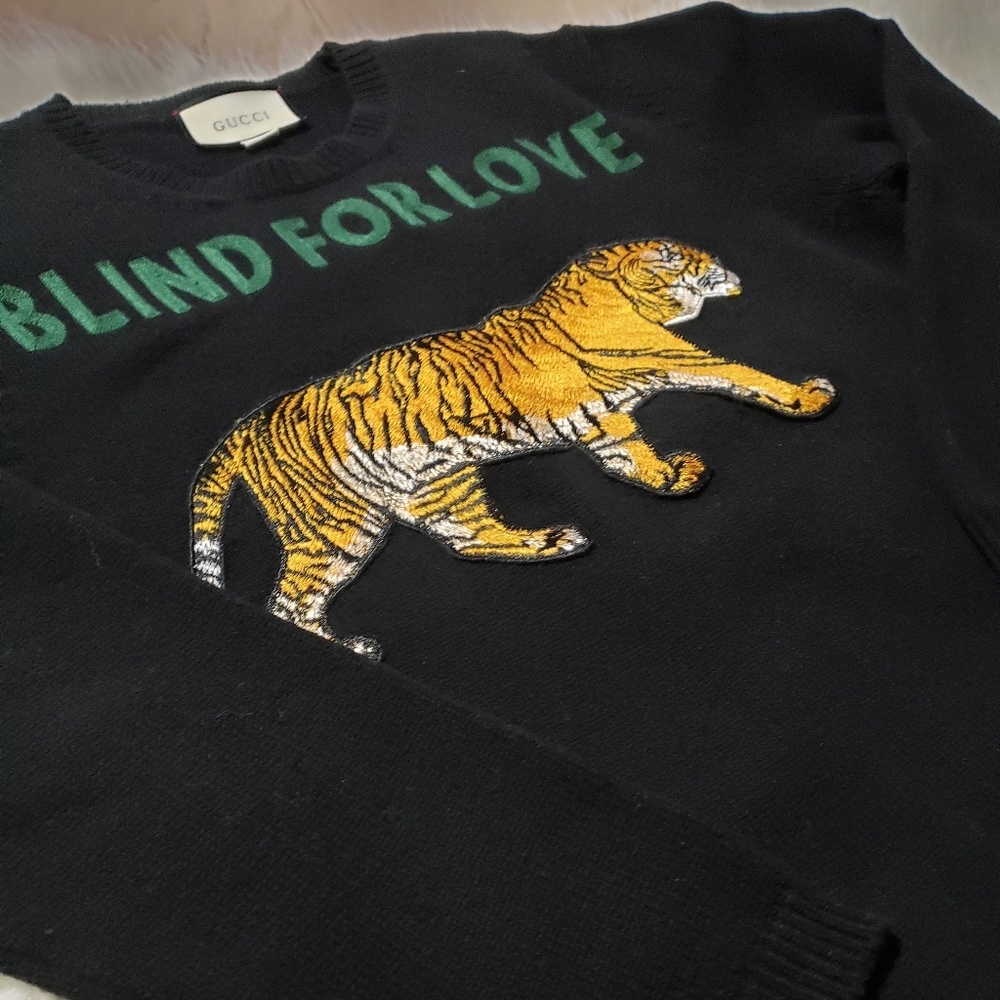 *RARE* GUCCI 'BLIND FOR LOVE' TIGER SWEATER - Picture 2 of 5